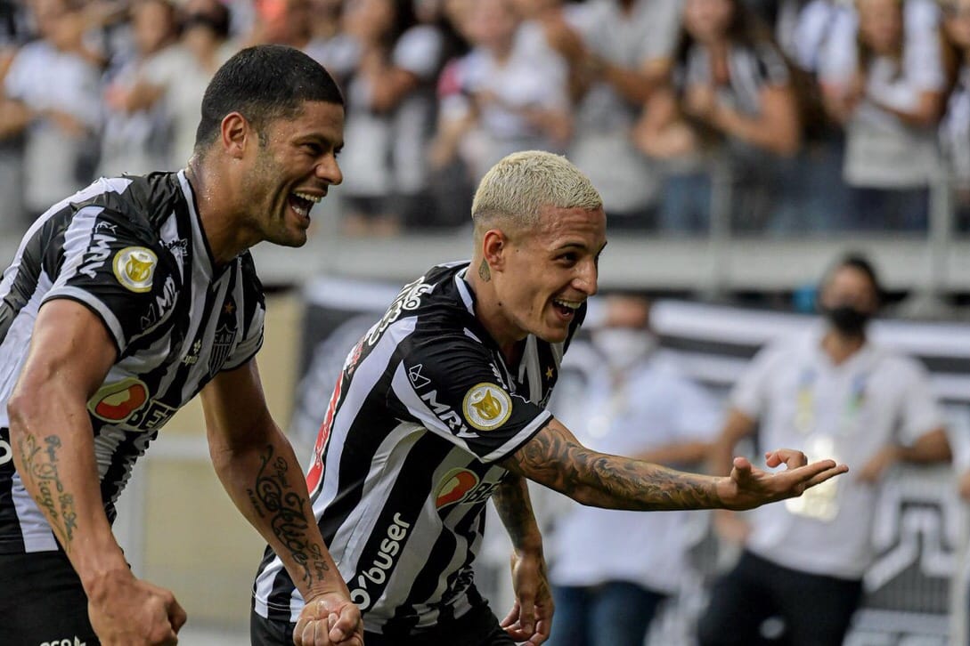 Arana e Hulk celebram vitória diante de rival na Libertadores