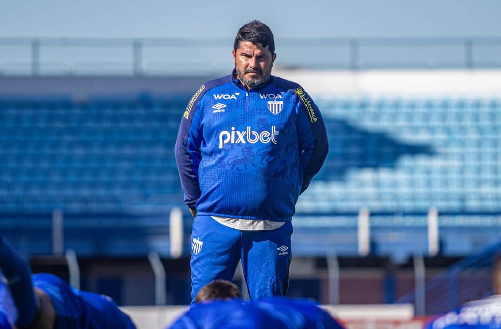 Empres&aacute;rio de Eduardo Barroca diz que Vasco procurou treinador; clube nega