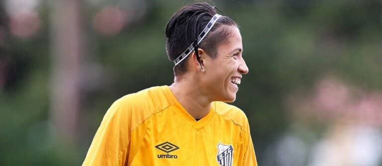 Bia Menezes destaca dificuldade do Brasileirão