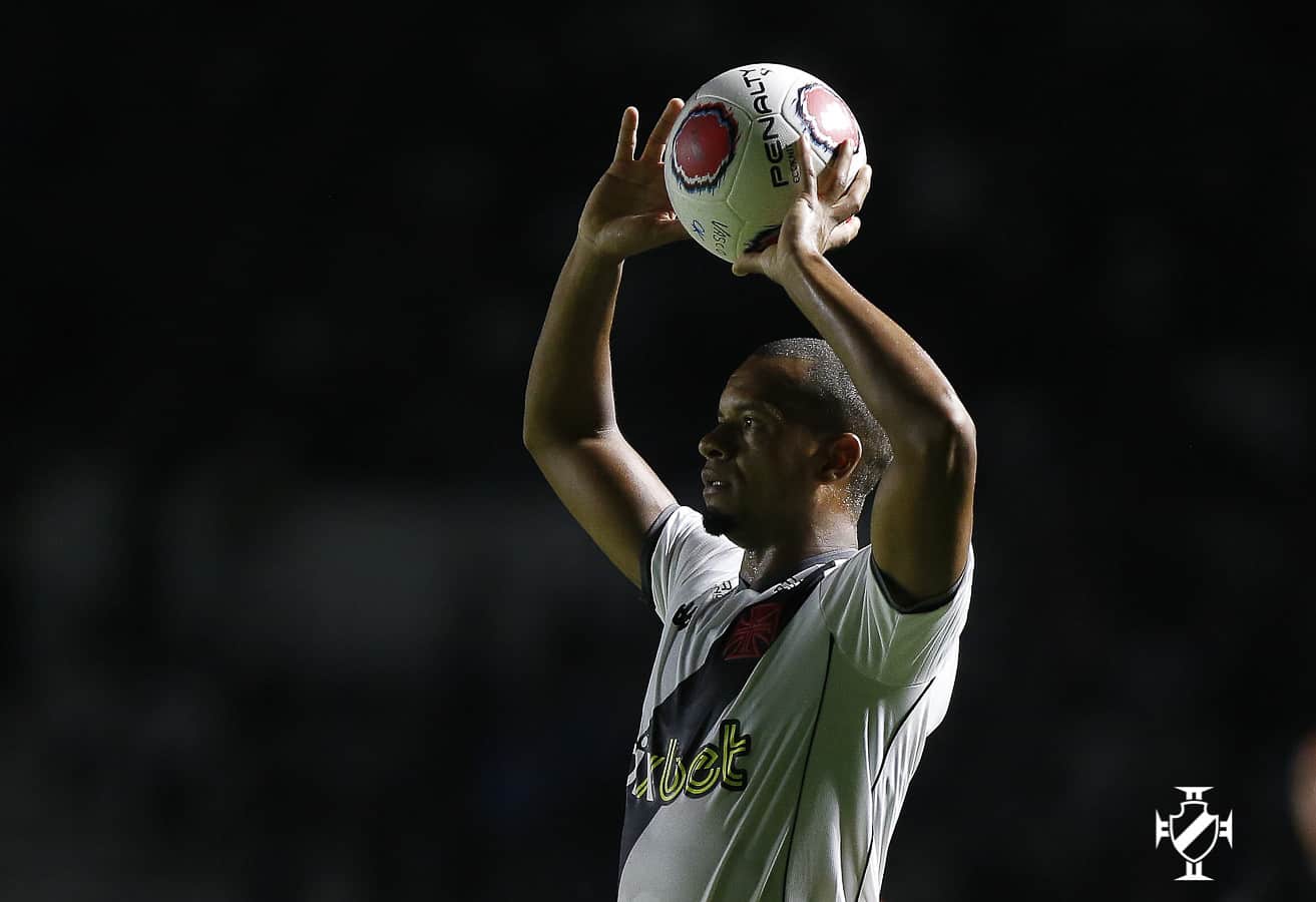 Edimar fala sobre empate e exalta torcida: &ldquo;Fundamental&rdquo;