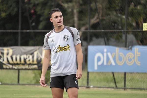 Ponte Preta chega para duelo contra o Cruzeiro com desfalques