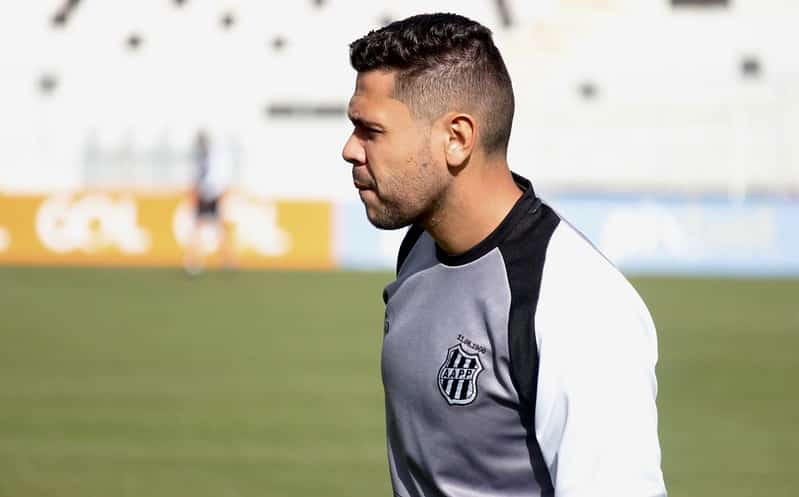 Sem Hélio dos Anjos, auxiliar minimiza pressão sobre a Ponte diante de Mineirão lotado