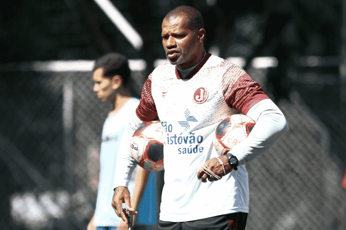 Sem pensar em combinação de resultados, técnico do Juventus mira vitória diante do Nacional para garantir classificação no Paulista Sub-20