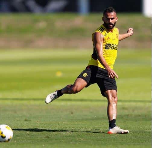 Desfalque no Flamengo, no jogo contra o Galo