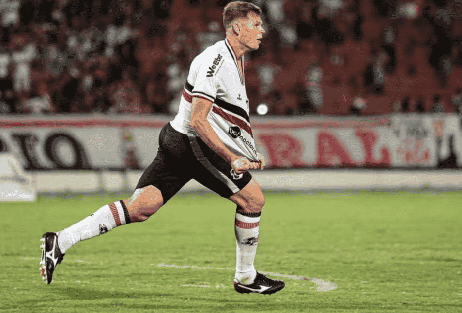 Alem&atilde;o refor&ccedil;a sua identifica&ccedil;&atilde;o com Santa Cruz e opina sobre grupo da S&eacute;rie D