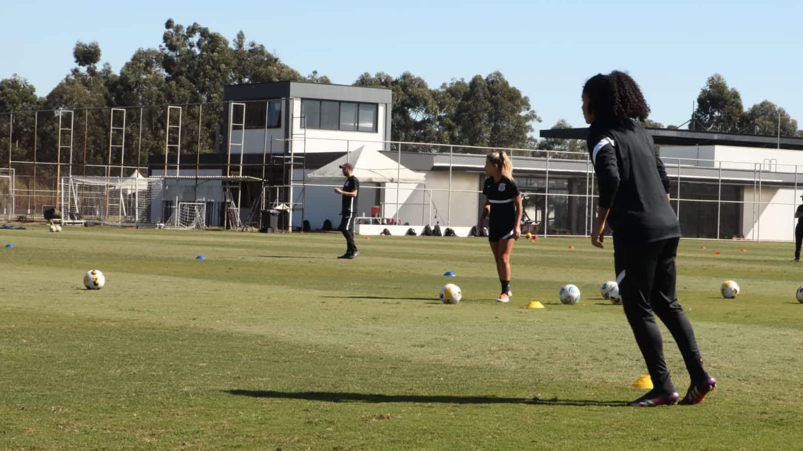 Corinthians encerra semana e encara Internacional