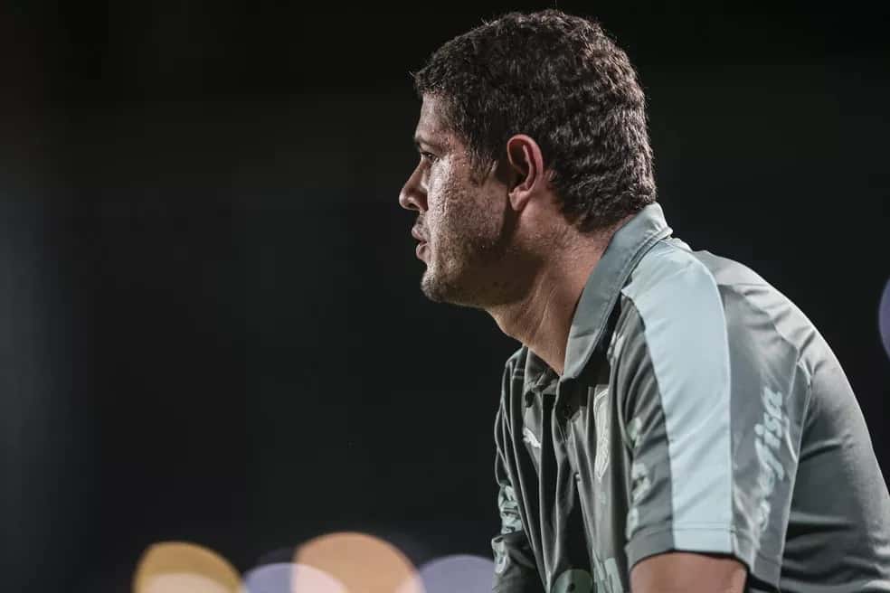 Palmeiras demite t&eacute;cnico do futebol feminino