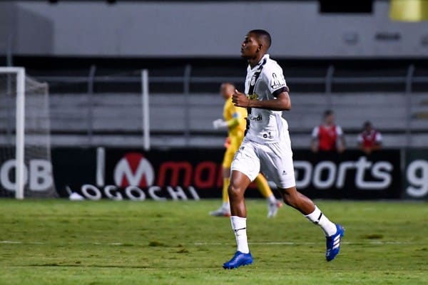 Ponte Preta terá zagueiro de 18 anos contra o Cruzeiro