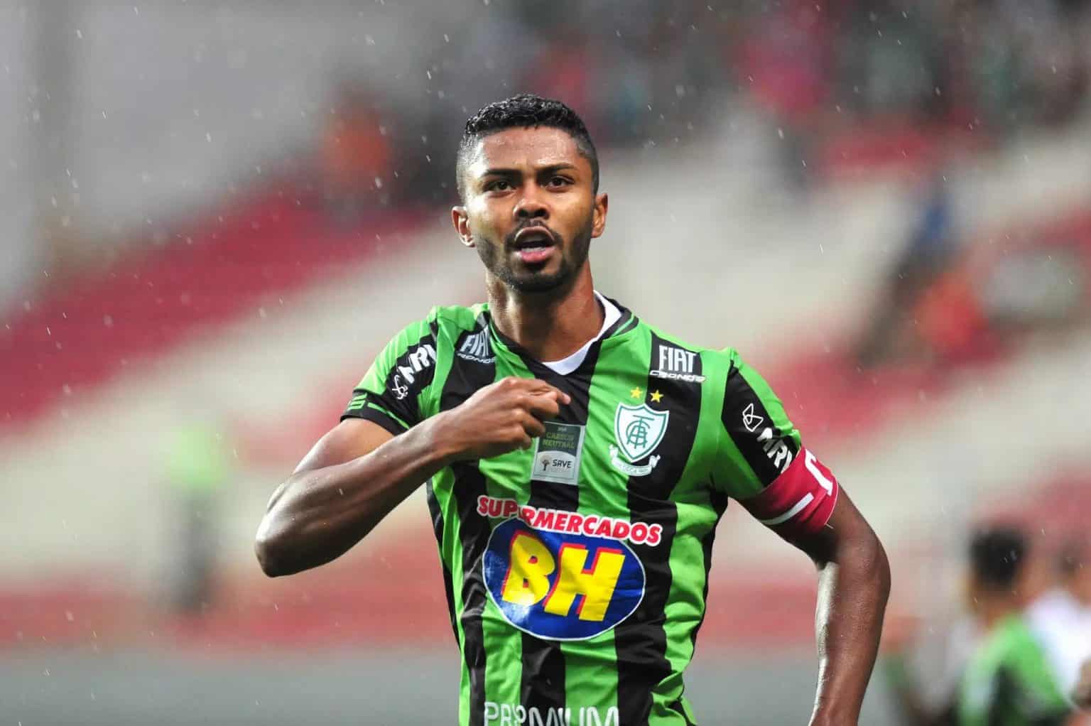 Am&eacute;rica pr&oacute;ximo de fechar retorno de zagueiro