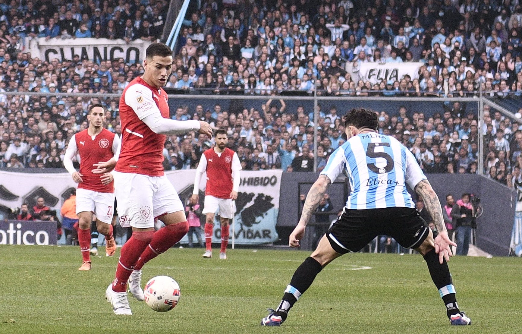 Perman&ecirc;ncia de Eduardo Dom&iacute;nguez &eacute; cada vez mais improv&aacute;vel