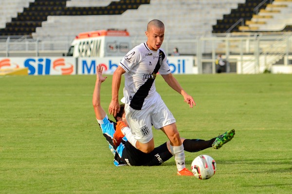 Ponte Preta tem volta, mas perde tr&ecirc;s por suspens&atilde;o para duelo com Crici&uacute;ma