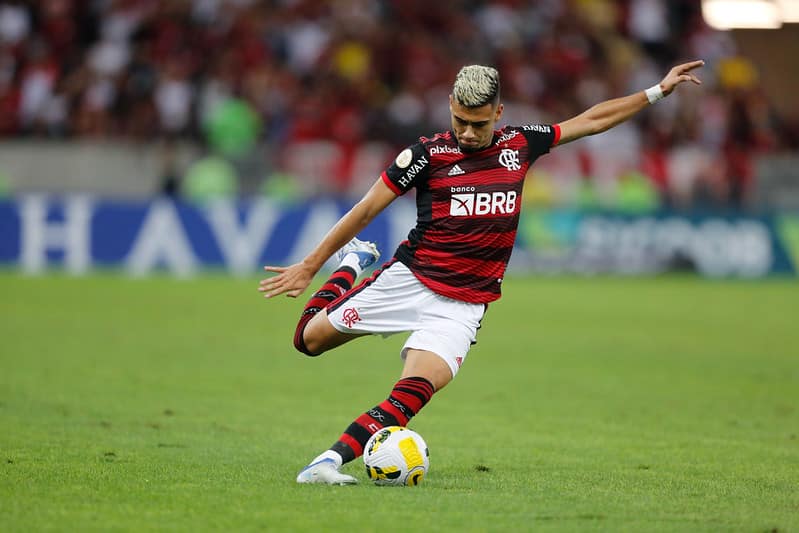 Andreas Pereira se emociona ao falar do Flamengo