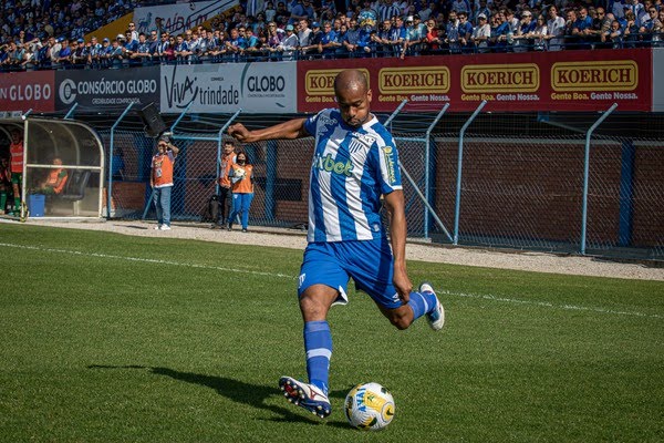 Bahia acerta a contratação por empréstimo de Jonathan Copete, do Avaí