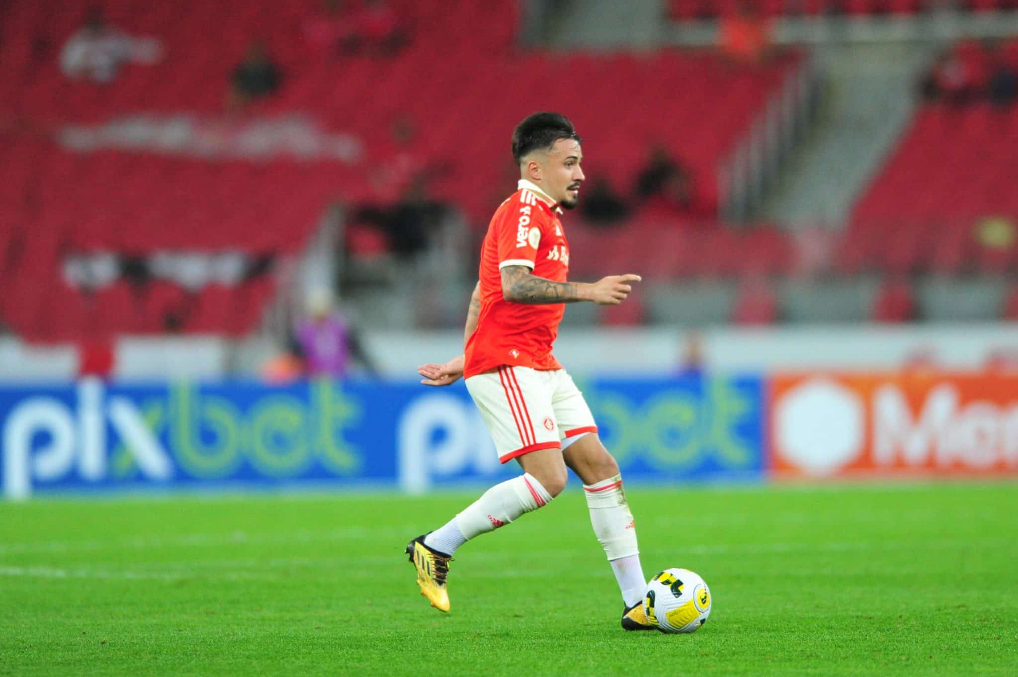 Inter acerta empréstimo de Heitor ao futebol belga