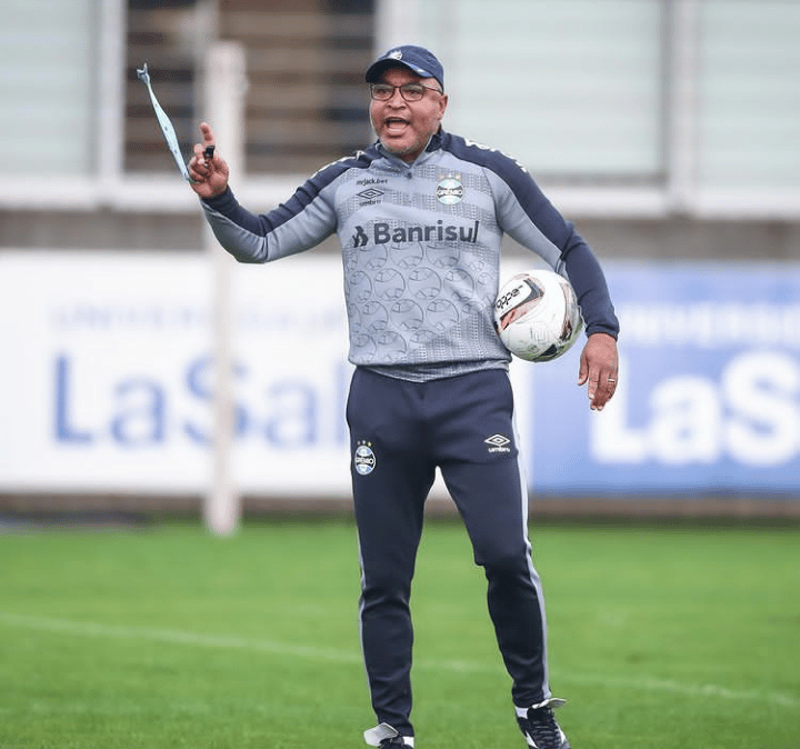 Roger fala sobre o mal desempenho do Gr&ecirc;mio diante do Brusque