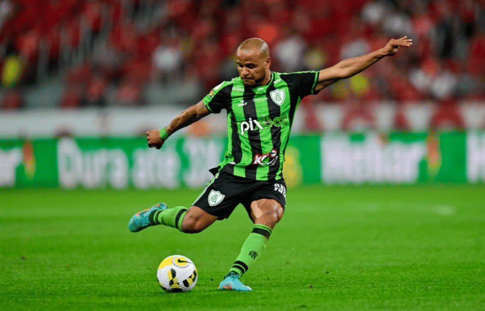 Patric ultrapassa a marca de 250 jogos por times de Minas Gerais: &ldquo;Gratid&atilde;o ao Estado&rdquo;