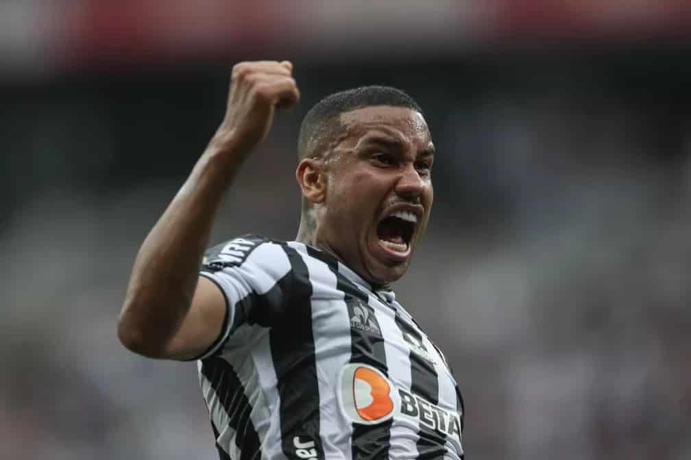 Jair completa 150 jogos pelo Galo