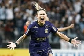 Gabi Zanotti retorna aos treinos pelo Corinthians