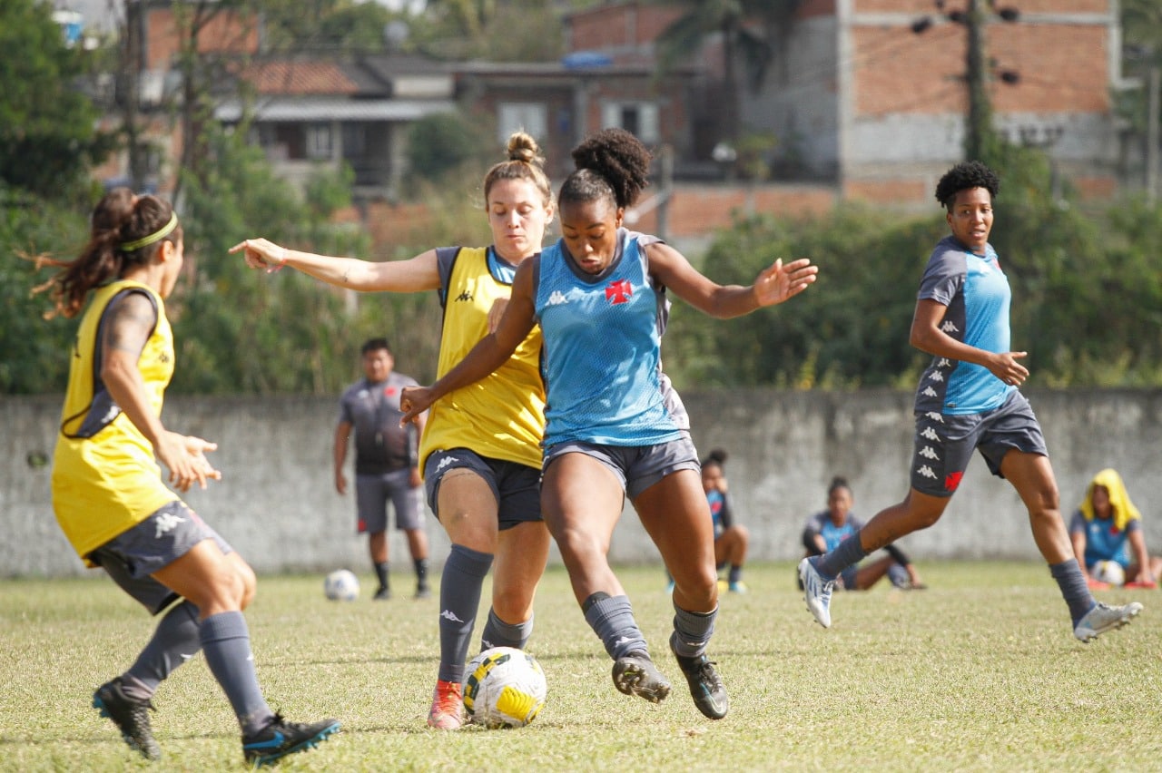 Vasco ganha linha de produtos femininos