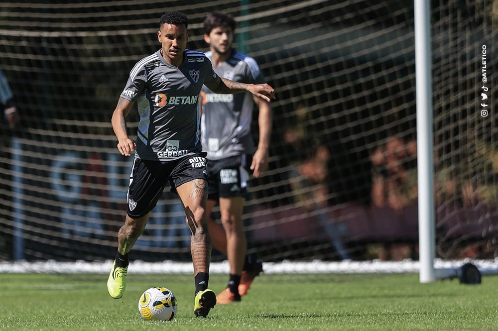 Galo recebe Corinthians em &ldquo;jogo de seis pontos&rdquo;