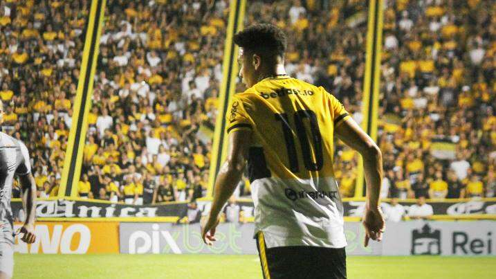 De forma heroica, Crici&uacute;ma quebra s&eacute;rie de resultados negativos