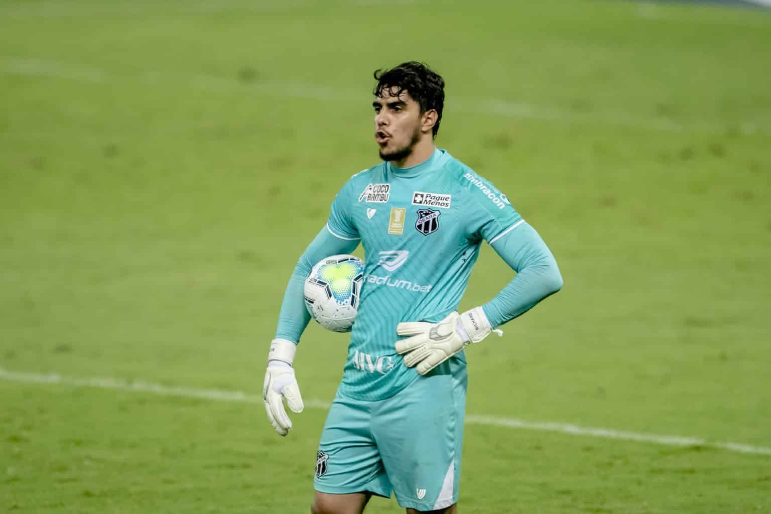 Am&eacute;rica-MG consulta goleiro do Cear&aacute;, diz site