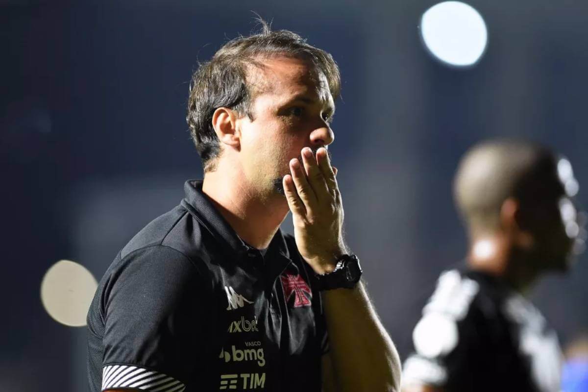 Vaias e xingamentos marcaram o fim do empate entre Vasco e Ituano