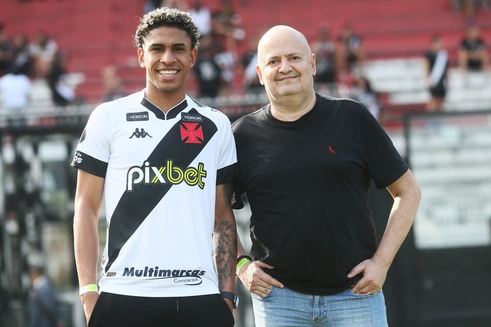 Paulo Victor revela emoção em jogar no Vasco