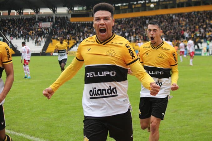 Marquinhos Gabriel perto de assinar contrato com o Goiás