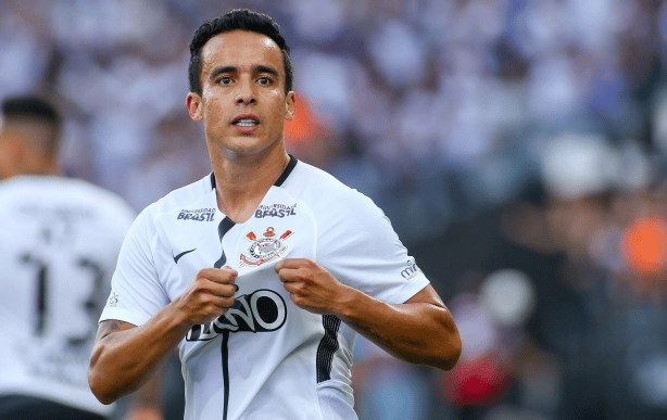 Corinthians tem recurso negado, e Justi&ccedil;a mant&eacute;m penhora para Jadson