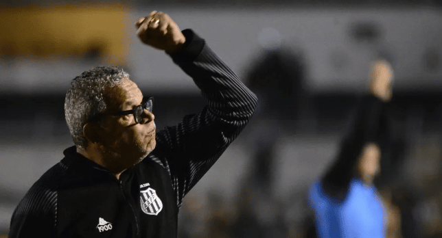 H&eacute;lio fala em &ldquo;orgulho&rdquo; pela atua&ccedil;&atilde;o da Ponte contra o Vasco