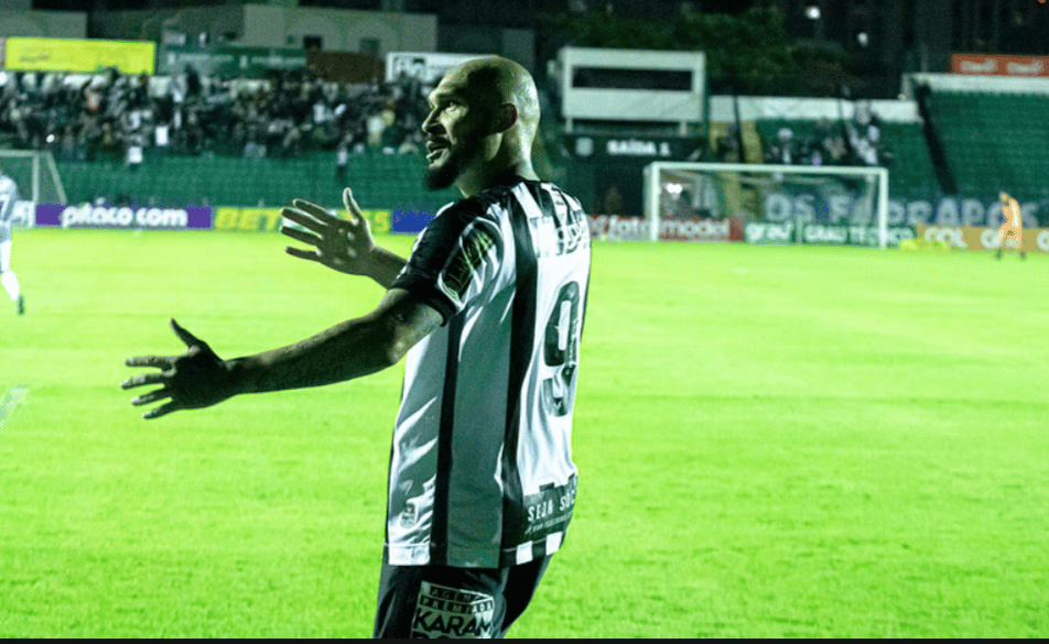 Tito exalta torcida, plantel e destaca prov&aacute;vel classifica&ccedil;&atilde;o na S&eacute;rie C