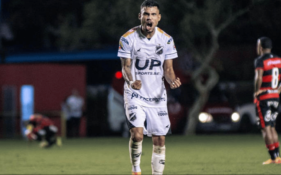 Matheus Rocha comemora classifica&ccedil;&atilde;o do ABC e mira confrontos da segunda fase da S&eacute;rie C