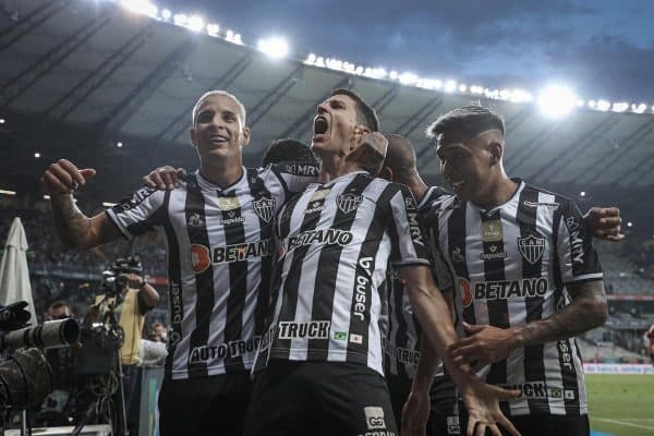 Torcida do Galo pede saída de jogadores