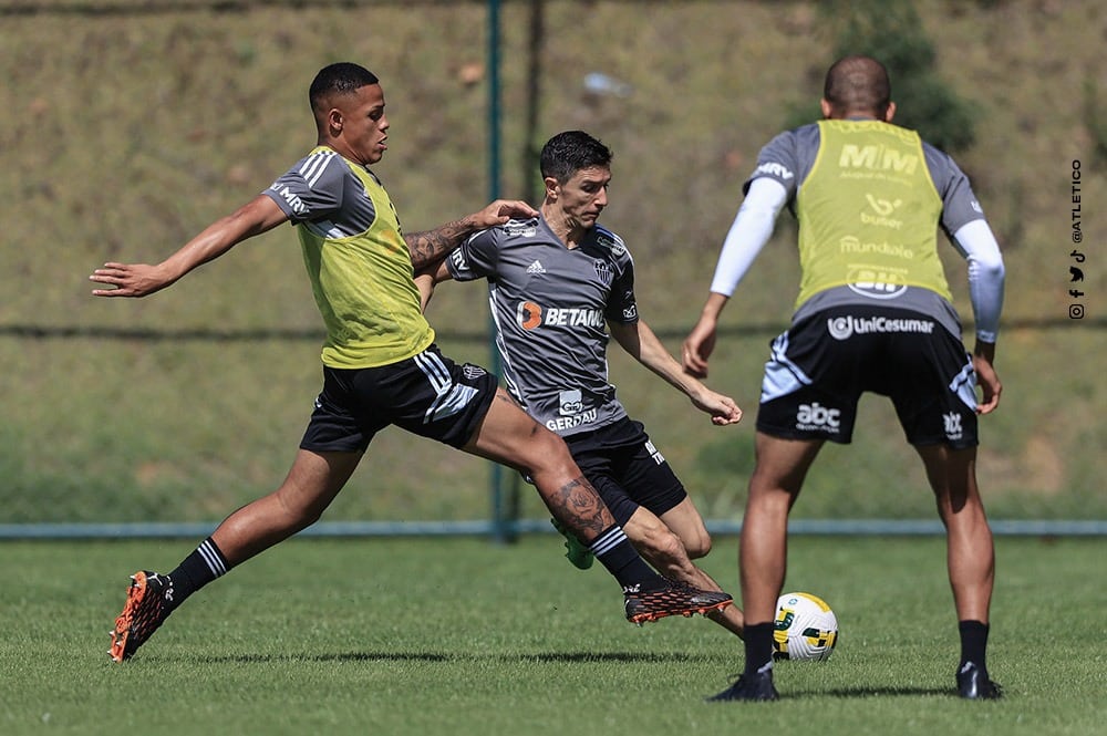 Galo pronto para enfrentar Athlético-PR
