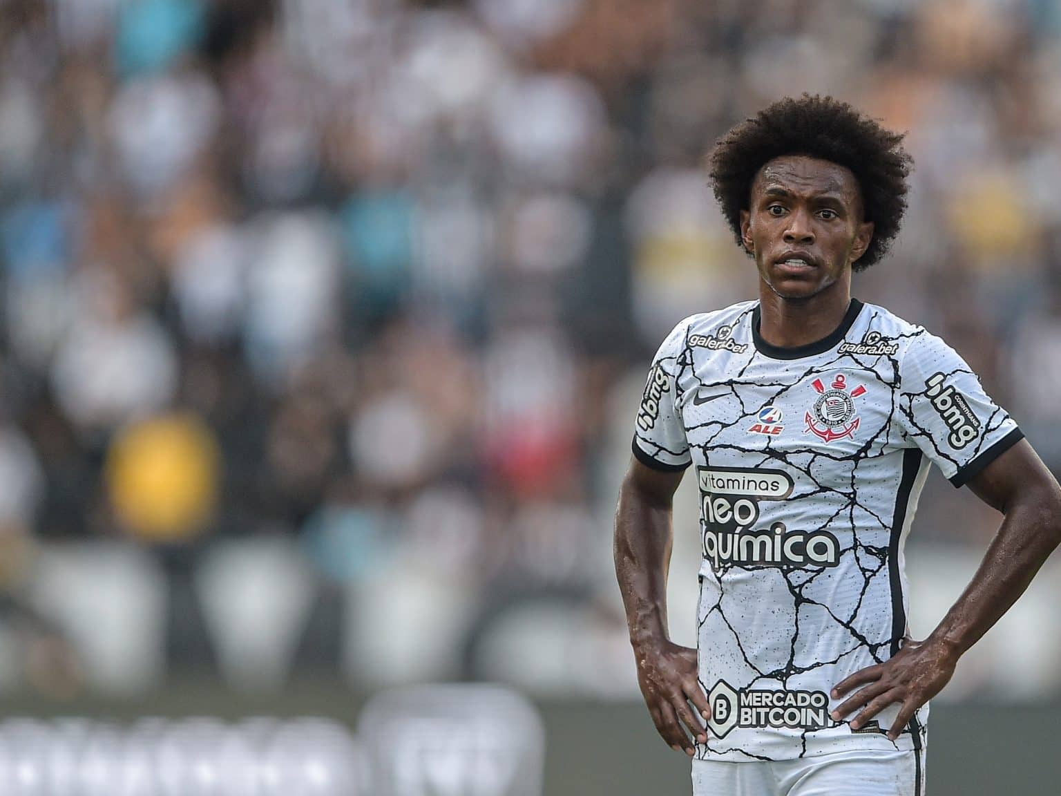 Willian confirma saída; Corinthians conversa com substituto