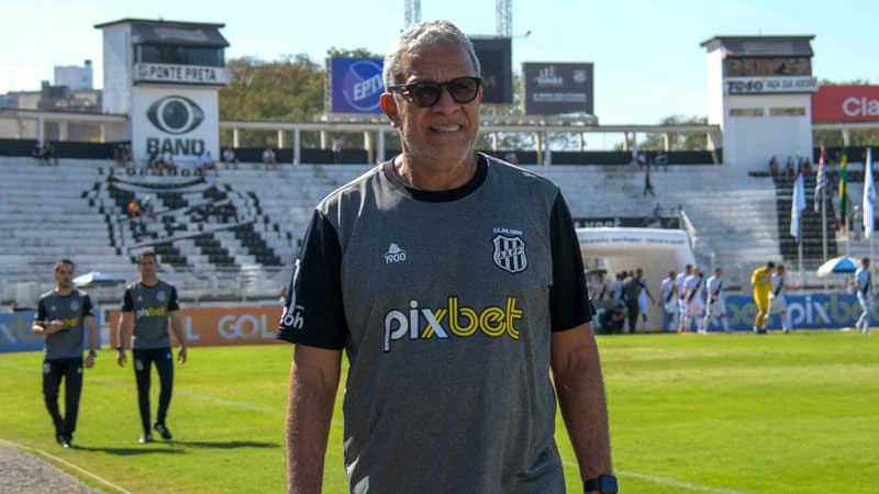 T&eacute;cnico da Ponte Preta manda recado para o Vasco