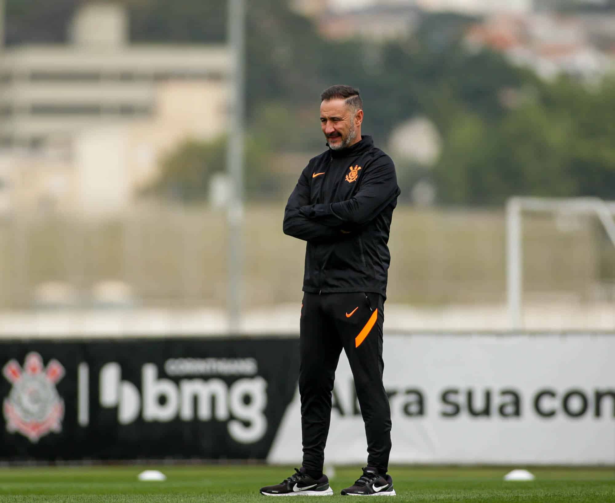 Corinthians tem mais derrotas do que vitórias fora de casa