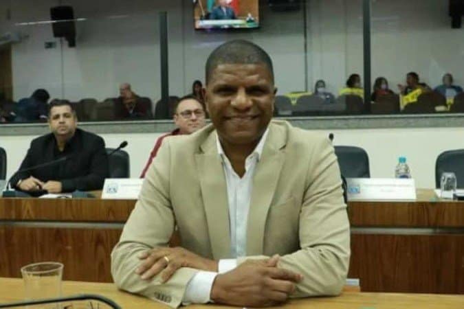 Ex-jogador do Flamengo e do Santos &eacute; denunciado por estupro