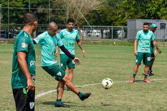 Wellington Paulista treinando no Am&eacute;rica-MG