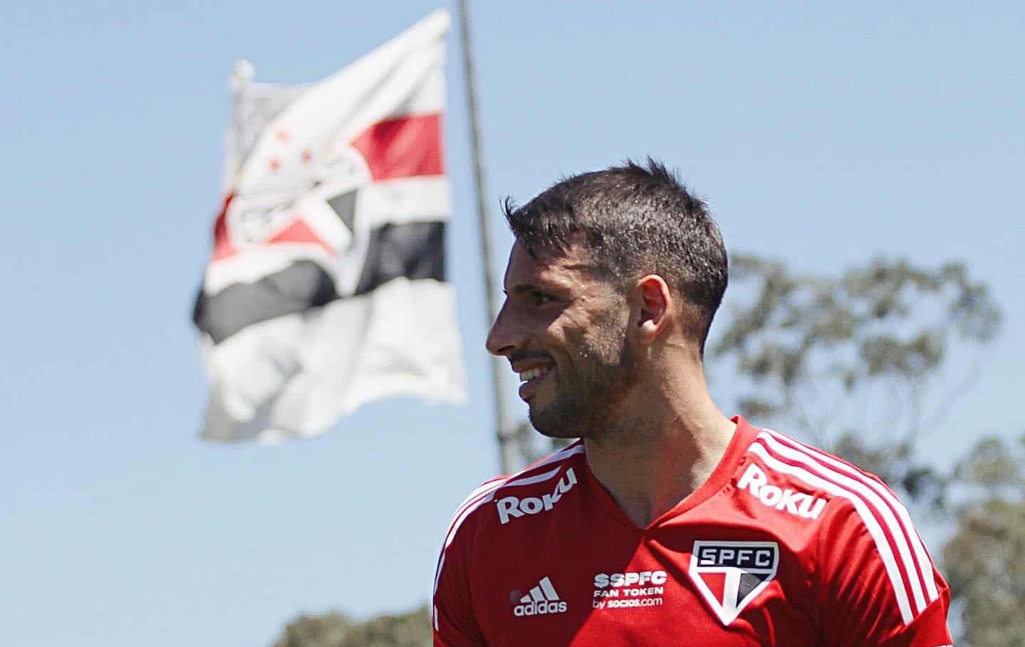 Calleri completa 29 anos; confira números do atacante no São Paulo