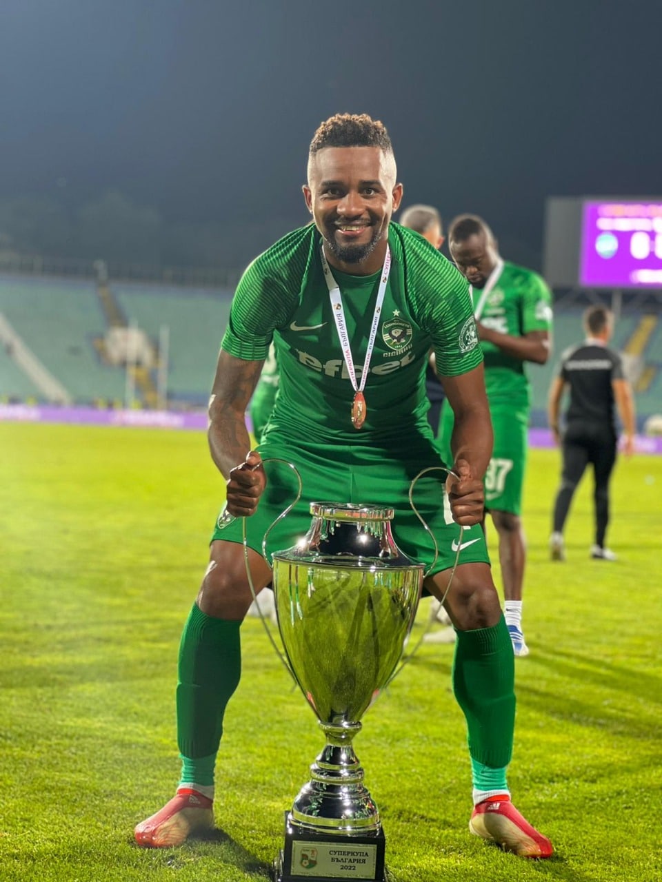 Ex-Santos e Ponte Preta, Cicinho fala sobre final e comemora título pelo Ludogorets