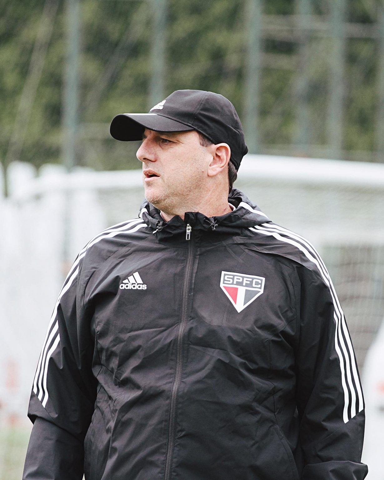 Diretoria do S&atilde;o Paulo &ldquo;banca&rdquo; Rog&eacute;rio Ceni no cargo at&eacute; 2023