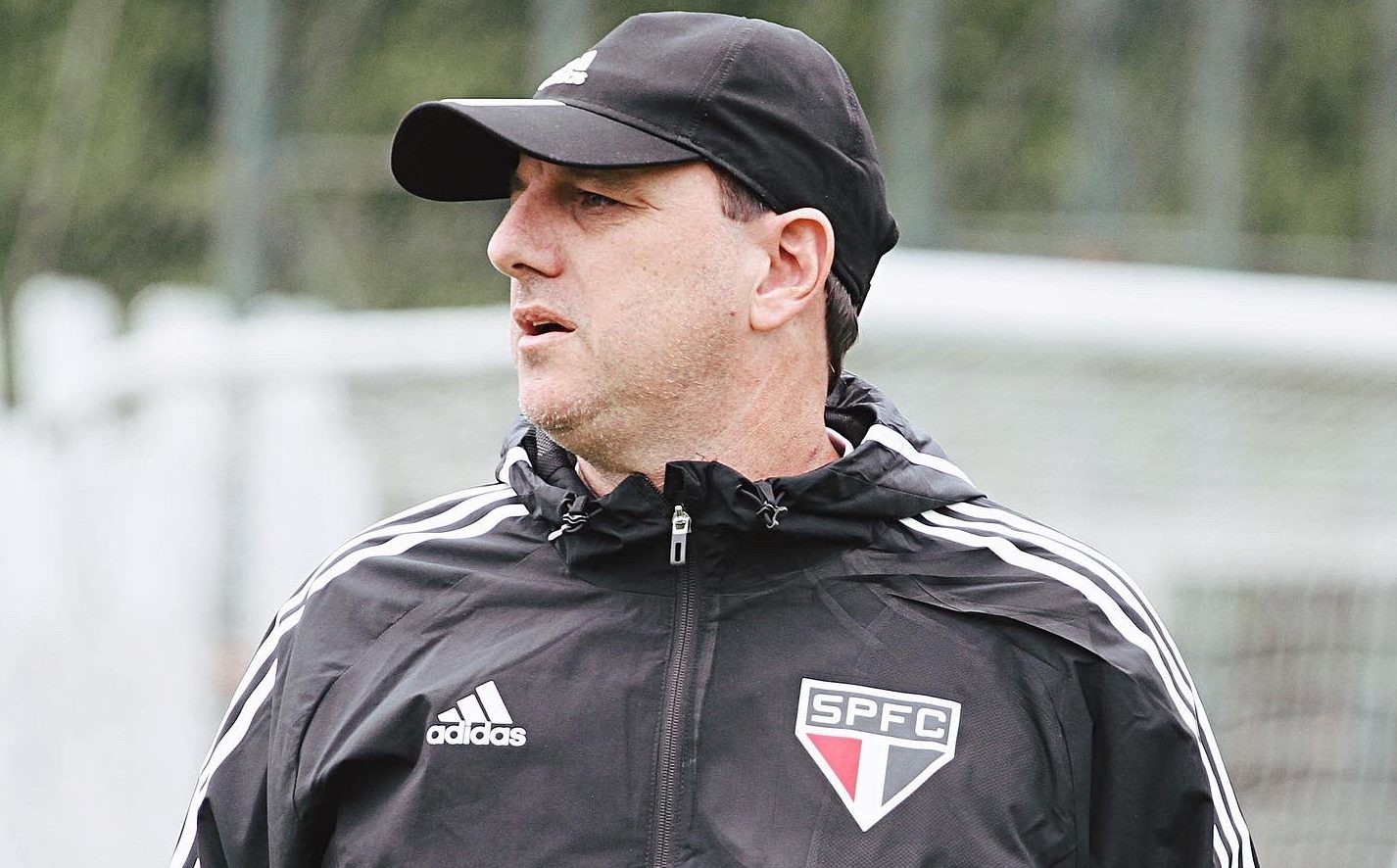Diretoria do São Paulo “banca” Rogério Ceni no cargo até 2023