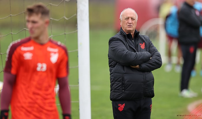 Escala&ccedil;&atilde;o do Athletico Paranaense: retornos e desfalques para o confronto contra o Santos