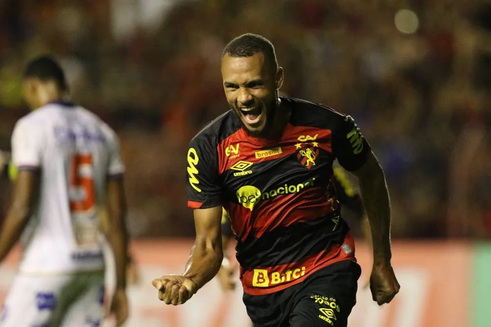 Sport mant&eacute;m os 12 anos de tabu e Gustavo &eacute; a grande novidade como titular