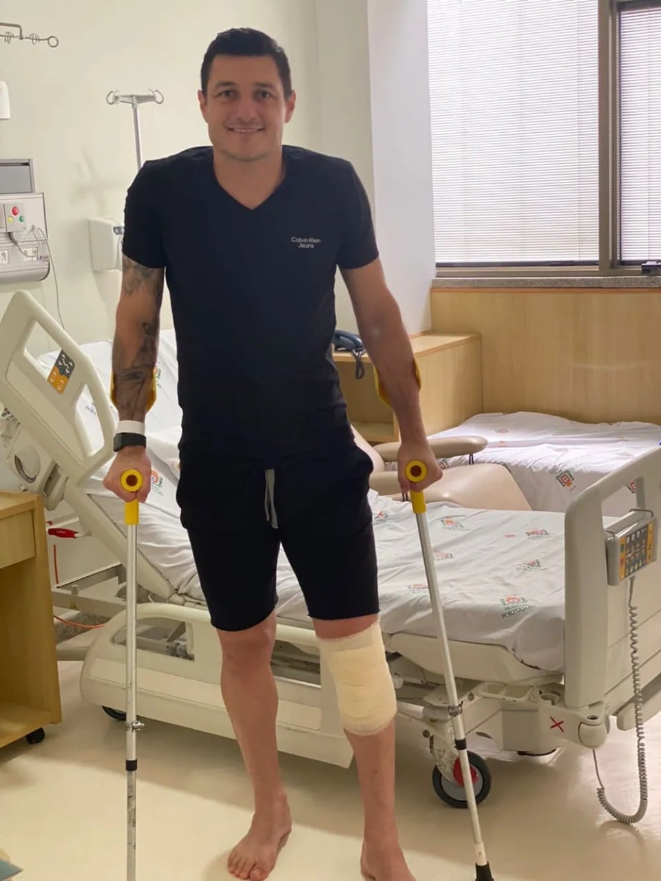 Goleiro do Sport passa por cirurgia ap&oacute;s les&atilde;o no ligamento do joelho