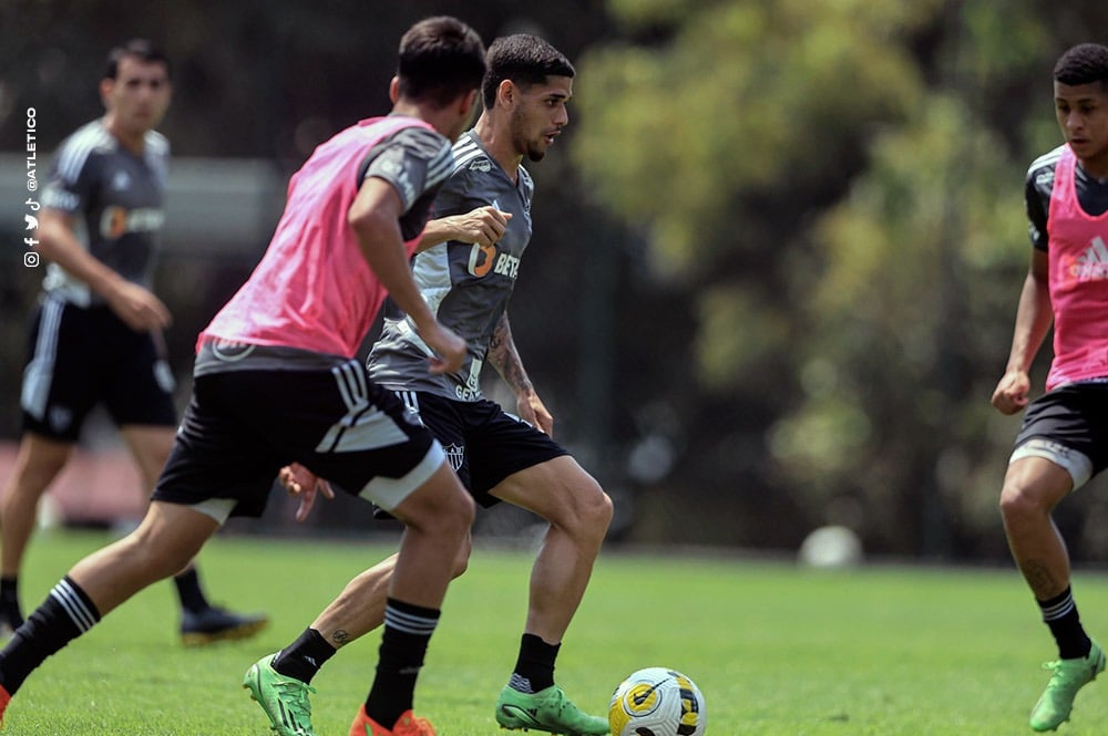 Atlético-MG mira G-6 ao enfrentar Avaí pelo Brasileirão