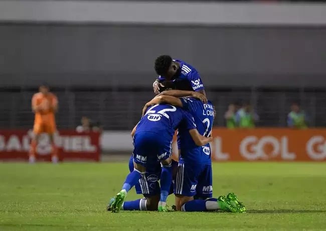 Cruzeiro perto do acesso à Série A