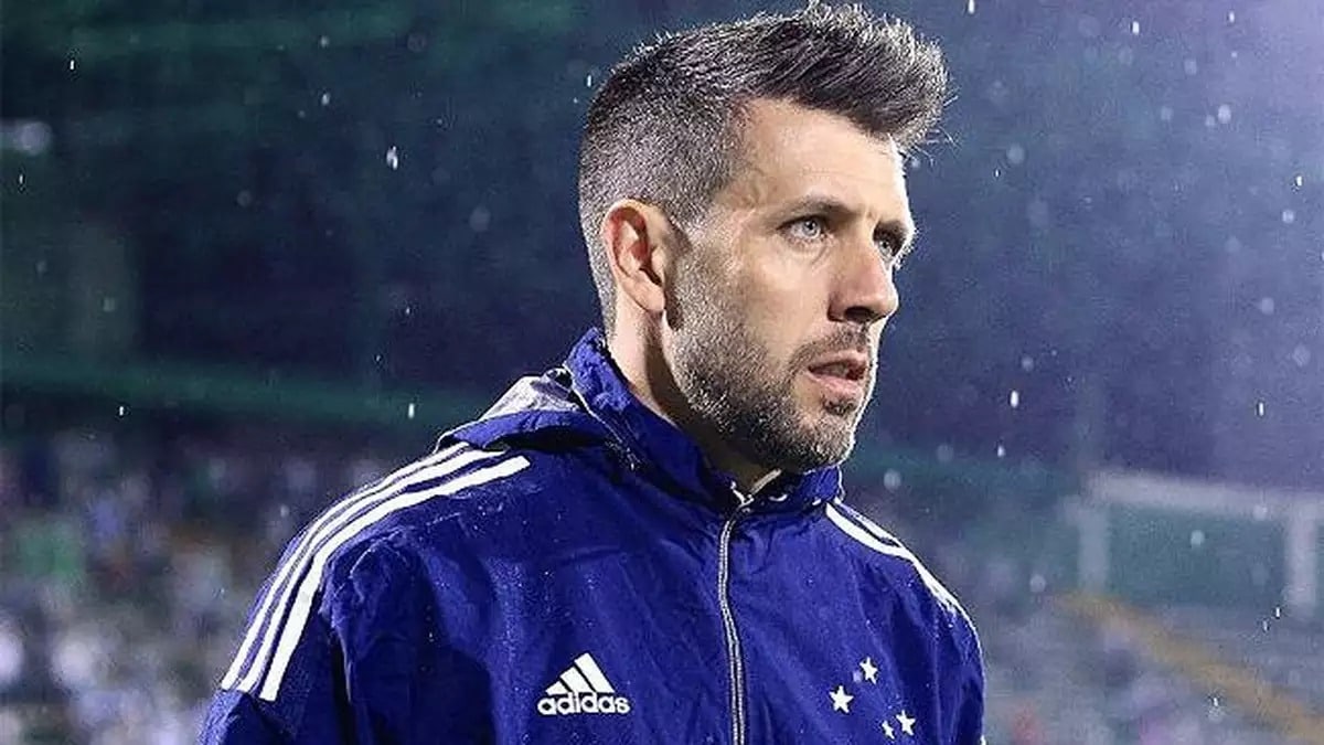 Cruzeiro ganha reforço na beira de campo